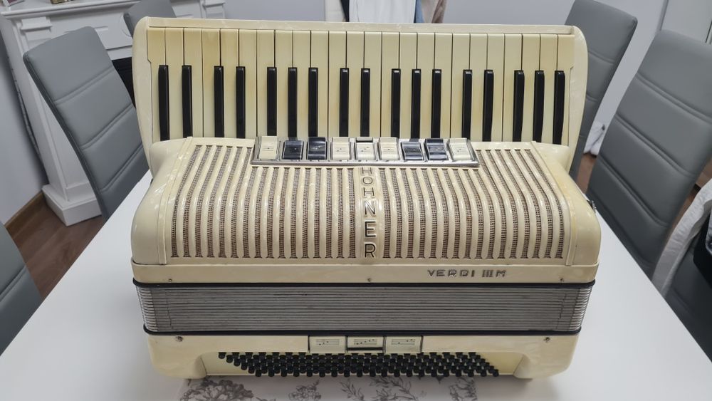 Acordeon Firotti italian 96bași 11 registre Hohner 120