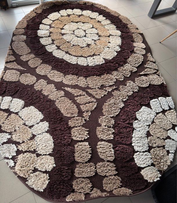 Vand covor aproape nou, dimensiune 2/3 oval