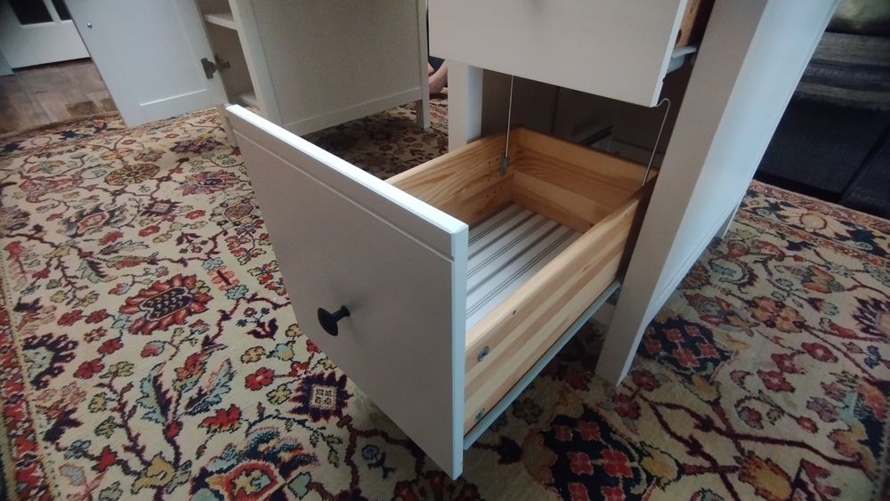 Б/У Письменный стол IKEA серии HEMNES