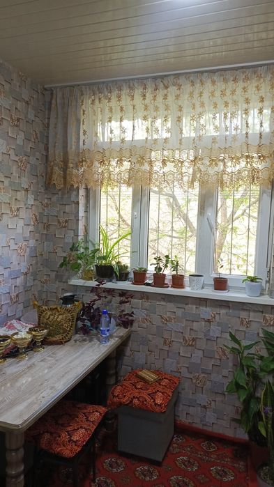 Уй сотилади 2хонали