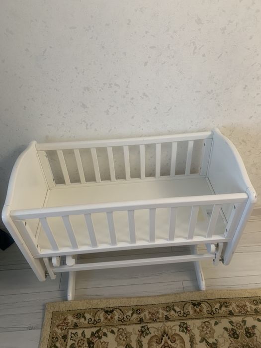 Продам детскую кроватку люльку