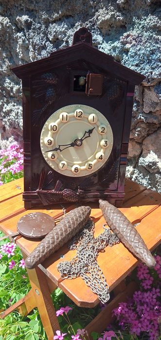 Ретро стенен часовник, телефон,ютия