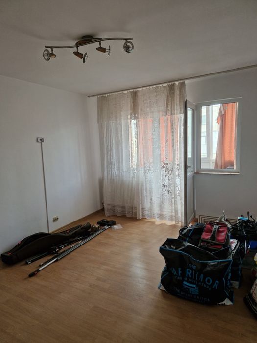 Vand apartament 2 camere