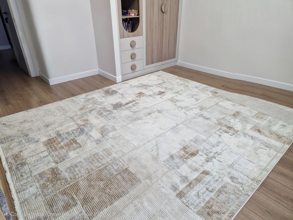 Продам ковёр 2,5м /2, 8м