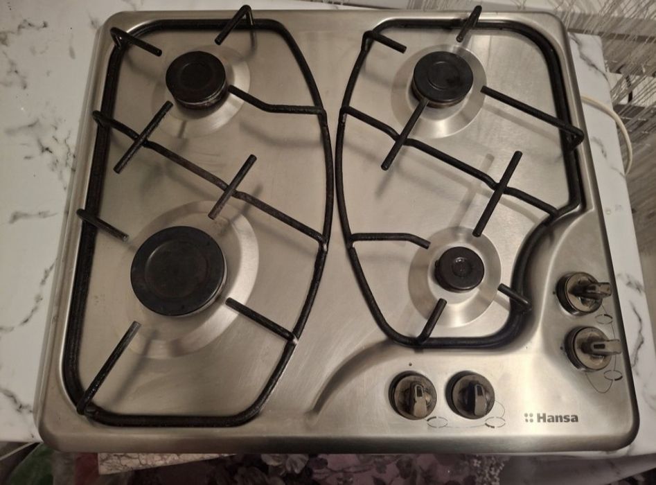 Продам газовую плиту Hansa.