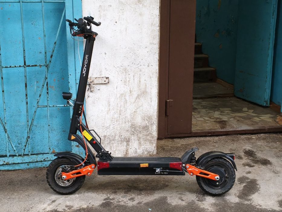 Продам электросамокат Joyor T6