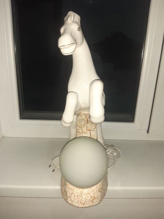 Светильник из фаянса Лошадка