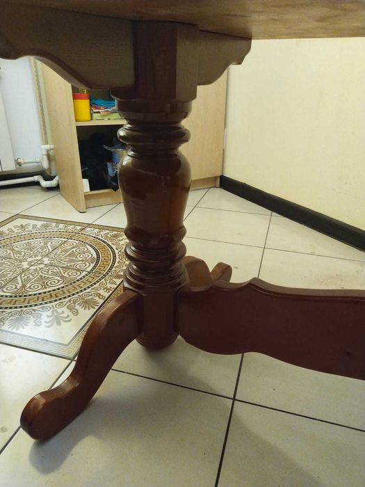 стол обеденный деревянный