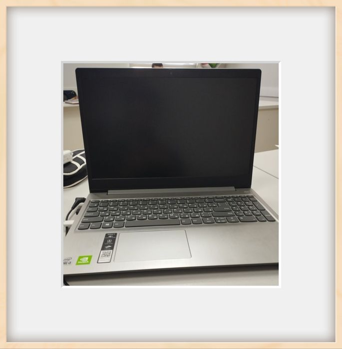 Lenova noutbook sotiladi