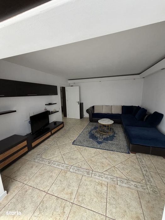 Apartament 3 camere de închiriat. Direct proprietar.