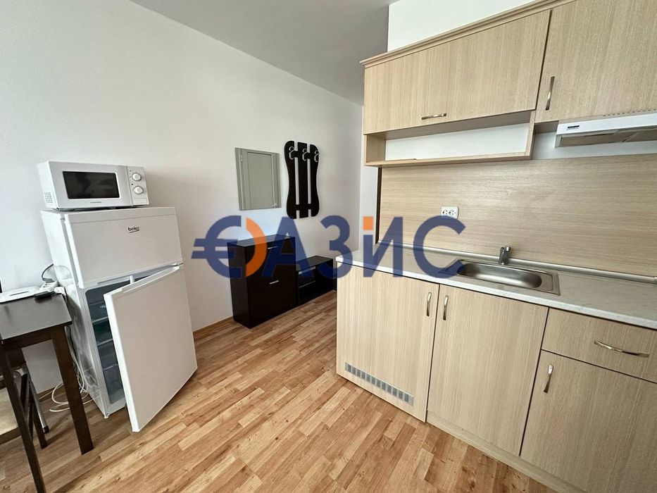 Продава се Двустаен апартамент в к.к. Слънчев бряг - 48 кв.м за 1219 €/кв.м - Снимка #4