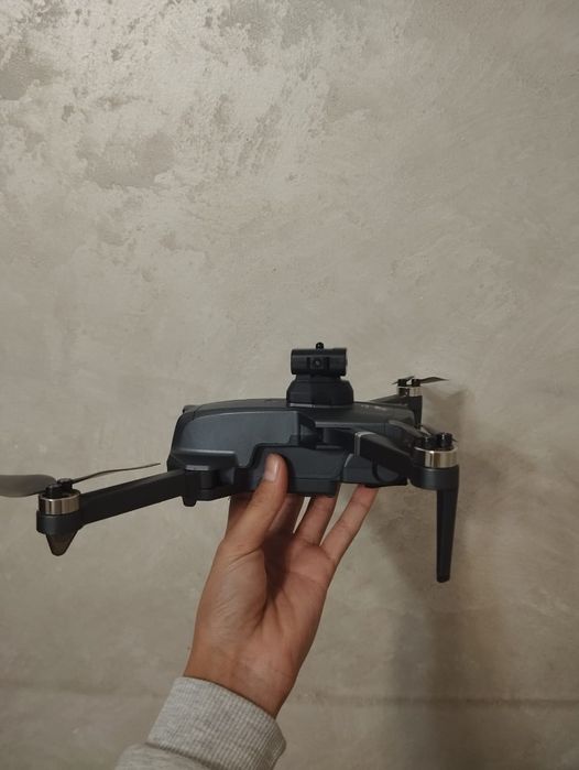 Дрон с камерами супер новый..