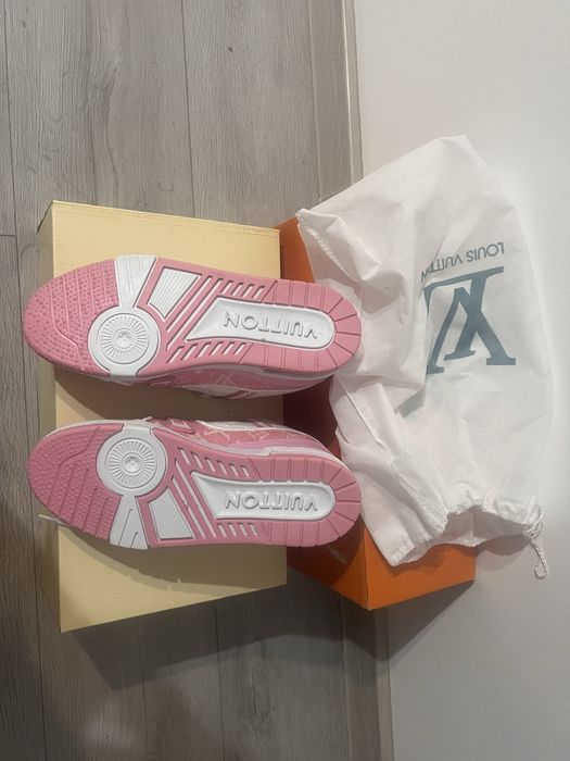 Papuci louis vuitton contrafacuti
