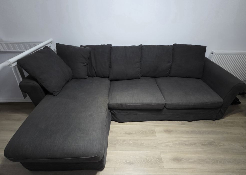 Canapea extensibila cu loc depozitare