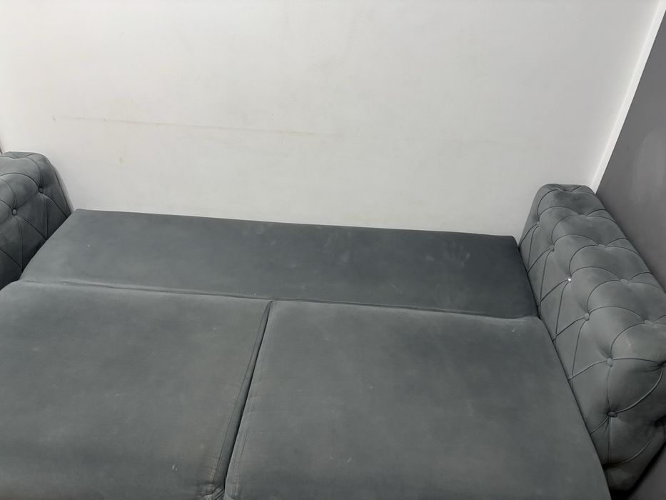 Canapea si masuta de vanzare