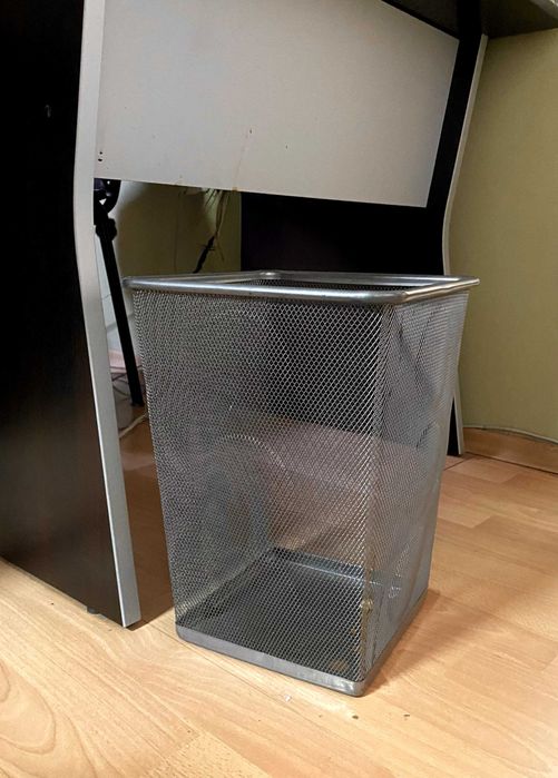 продавам мебели - дивани, фотьойл, лампи и тн. Цени в описанието.