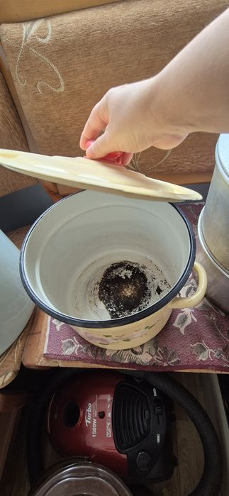 Кастрюли и сковородки б/у