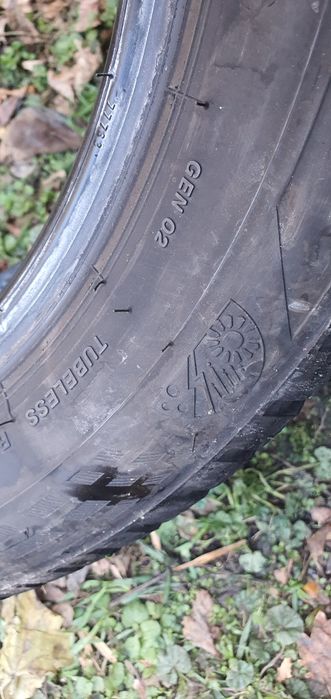 Гуми 2бр 205/55/16  - 1 бр - 69лв
