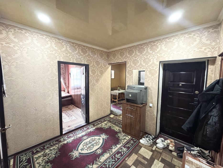 Продается 2 комнатная квартира.Бектемирский район, ул Хусайн Байкаро