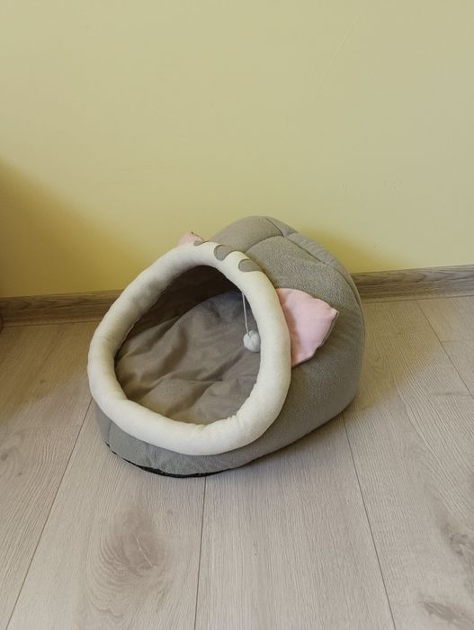 Комплект за щастливо коте: Уютна къщичка-пещера + Интерактивна играчка