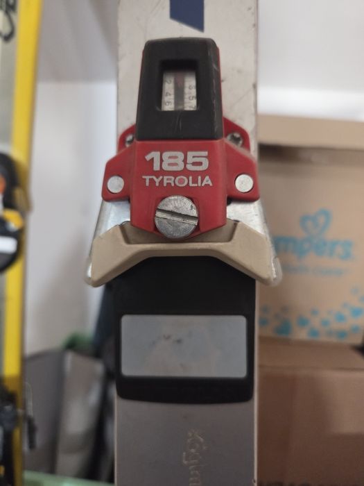 Vand 2 perechi schiuri