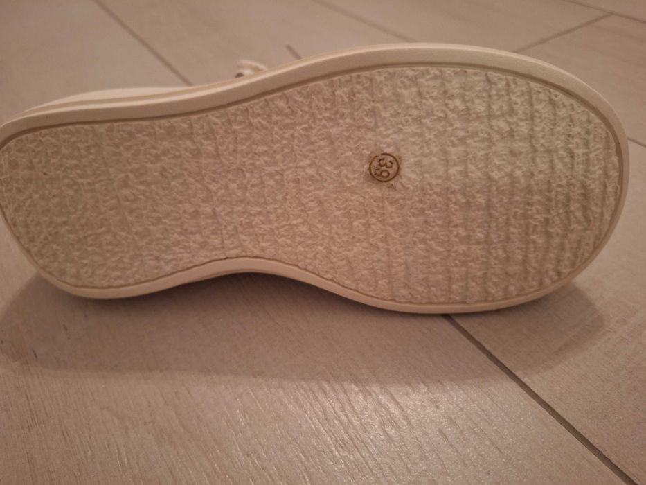 Pantofi piele noi 39