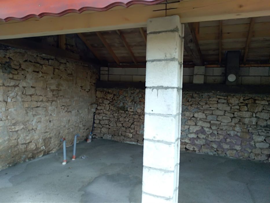 Земя с 1/2 къща