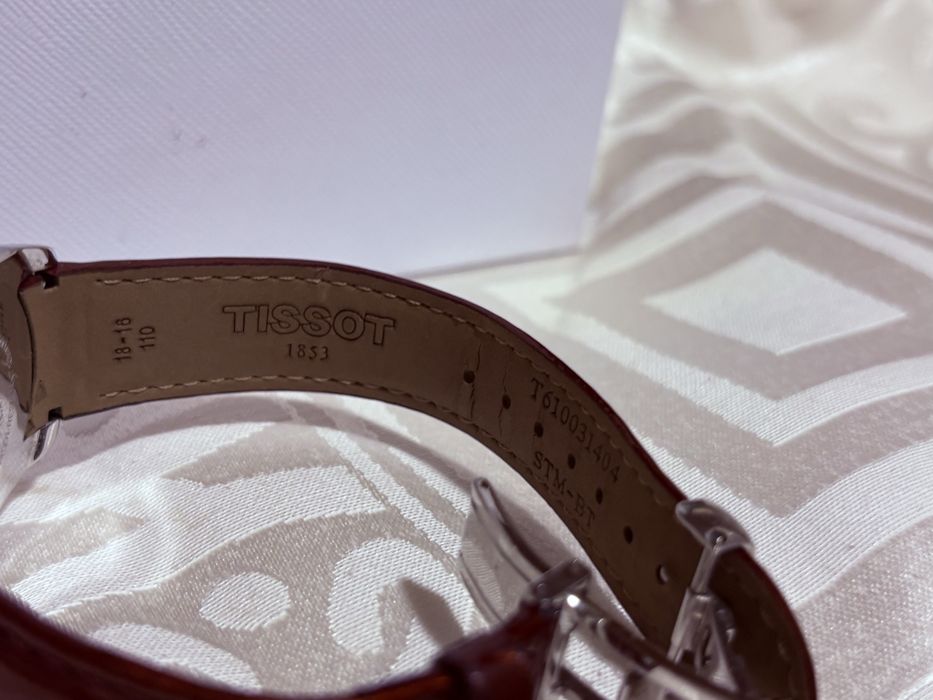 Tissot 1853 Original – Ceas Elvețian Elegant, Culoare Bordo Rară