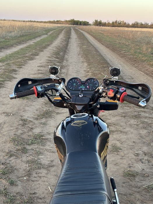 Продам GSX Suzuki 200кубов 2025года
