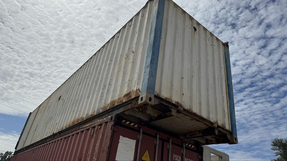 Продаются контейнера. Морской и простой