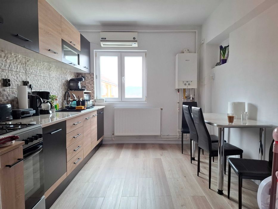 Apartament cu 2 camere de vanzare,renovat!