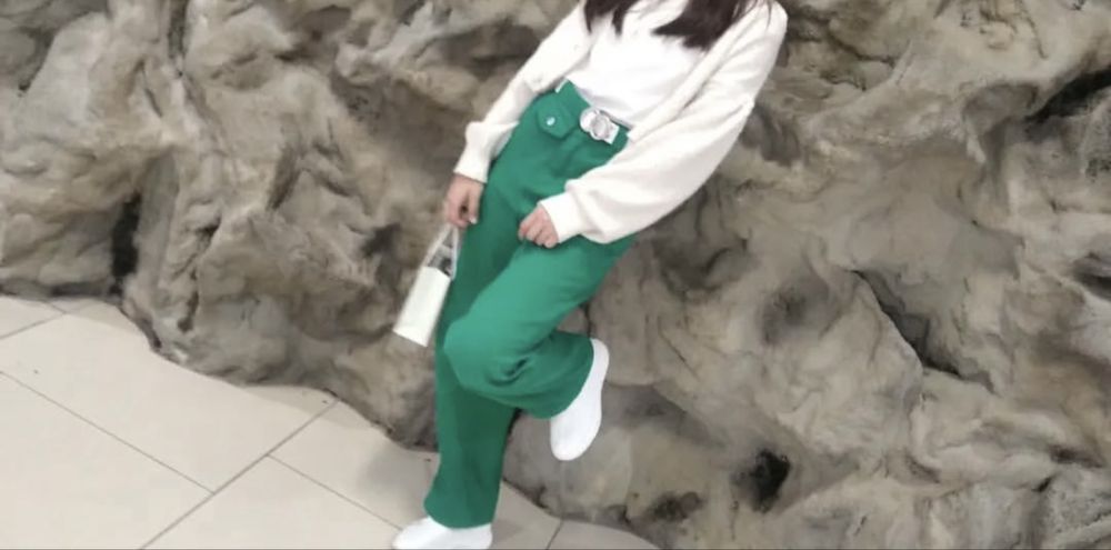 Зеленые джинсы 42-44