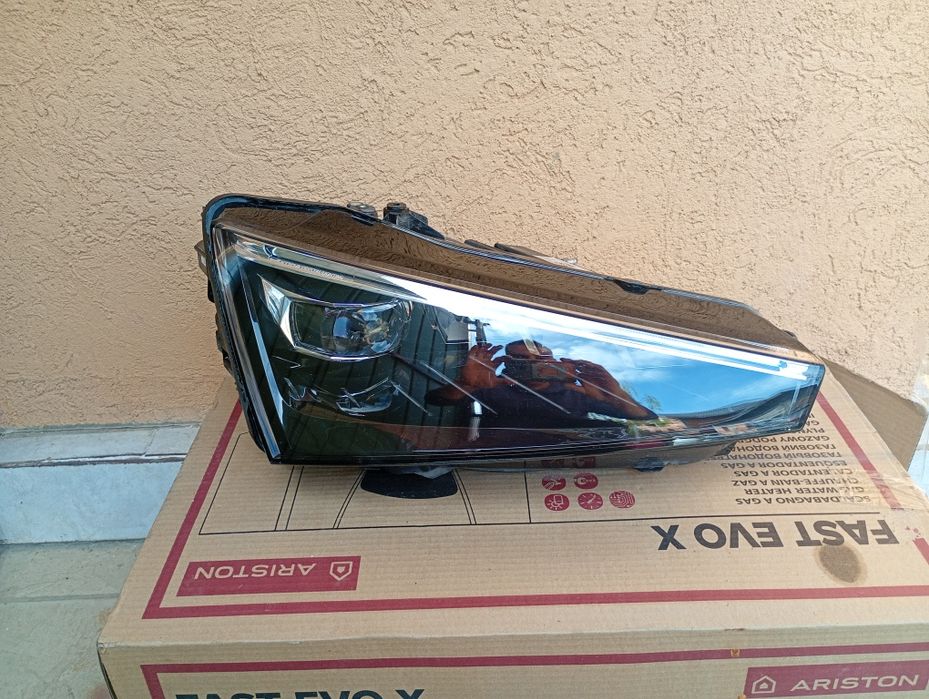 Far dreapta Skoda scala full led cod 657941016A