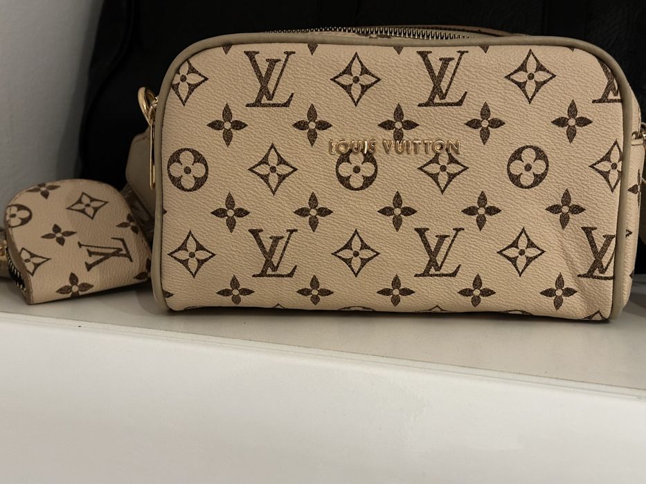 Genti si ghiozdane de dama si barbati