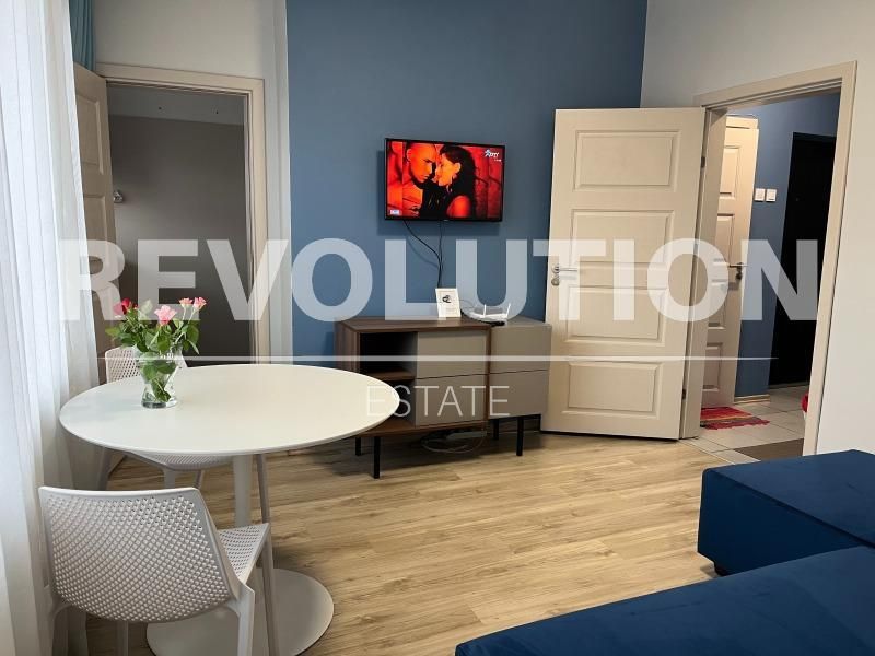 Дава се под наем Тристаен апартамент в Варна, ВИНС - 90 кв.м за 750 € - Снимка #3