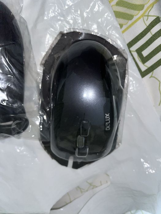 Елка с игрушками в хорошем состоянии