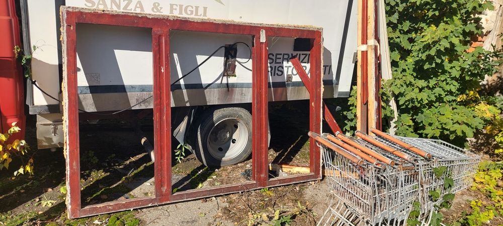 Дървена дограма с черчевета и стъкла