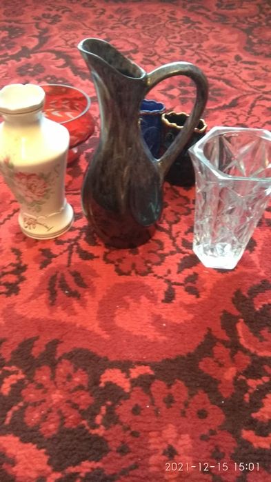 Посуда. Тарелки, вазочки.