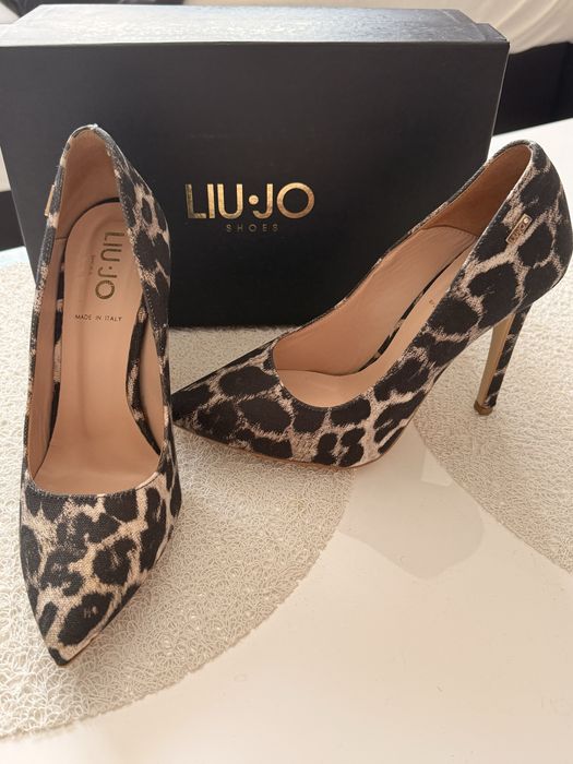 Страхотни обувки на ток Liu jo