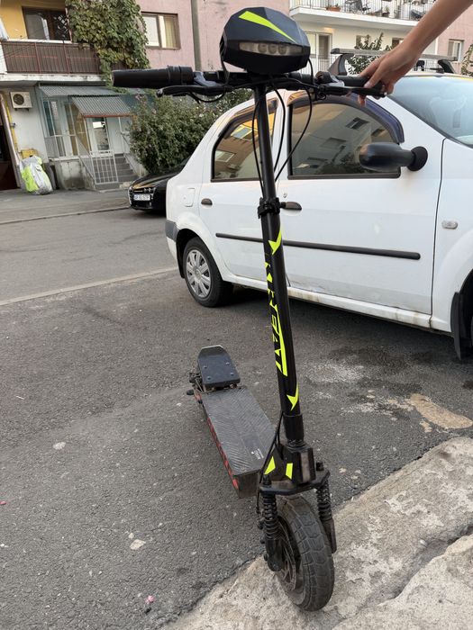 Vand trotinetă myria suspensi merge pe 3 moduri pe 25 35 si pana in 60 ambreaj la mana