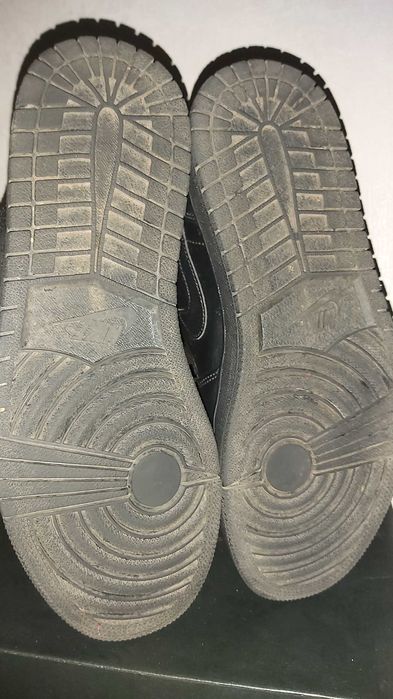 Jordan 1 Low Triple Black - Номер 43