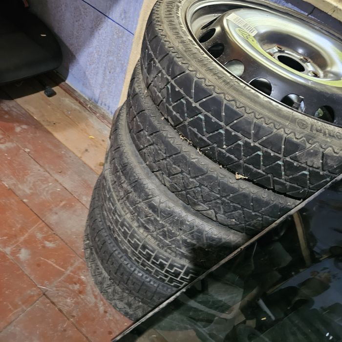 19 ски патерици за ауди по 200лв брои имам няколко !