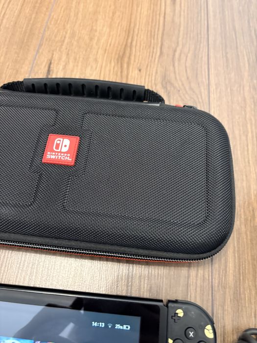 Nintendo Switch V1 Pokémon Bundle + 128GB + Joy-Con Pokémon + Dock + Husă + Jocuri