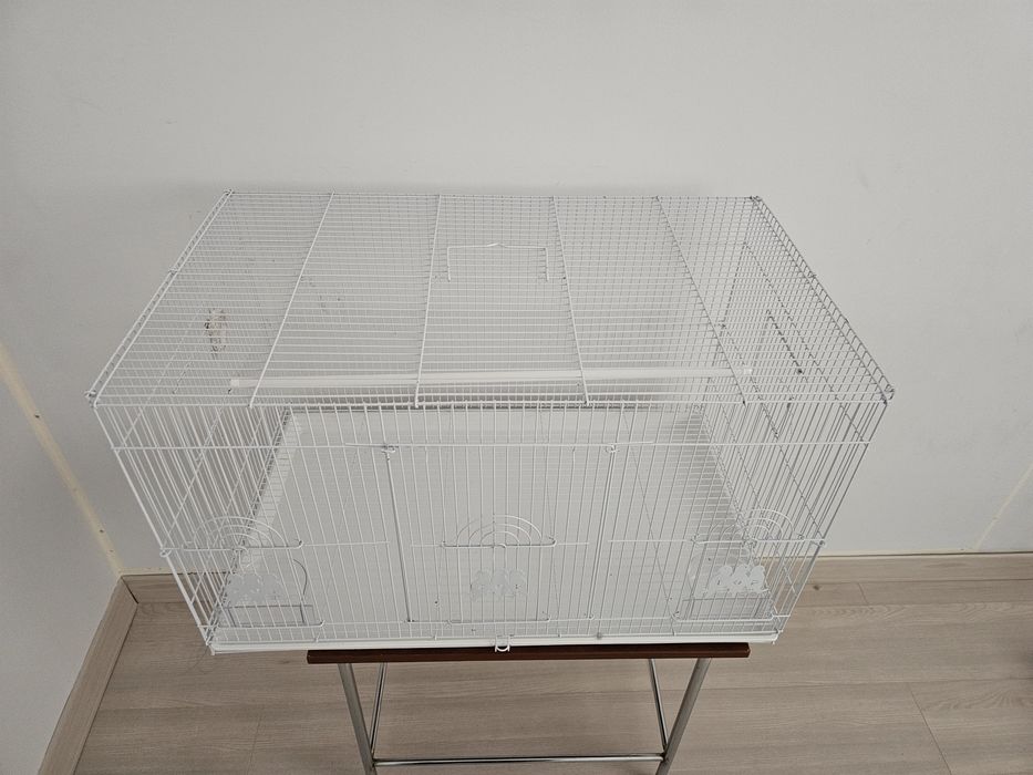 Продам большую клетку для попугай