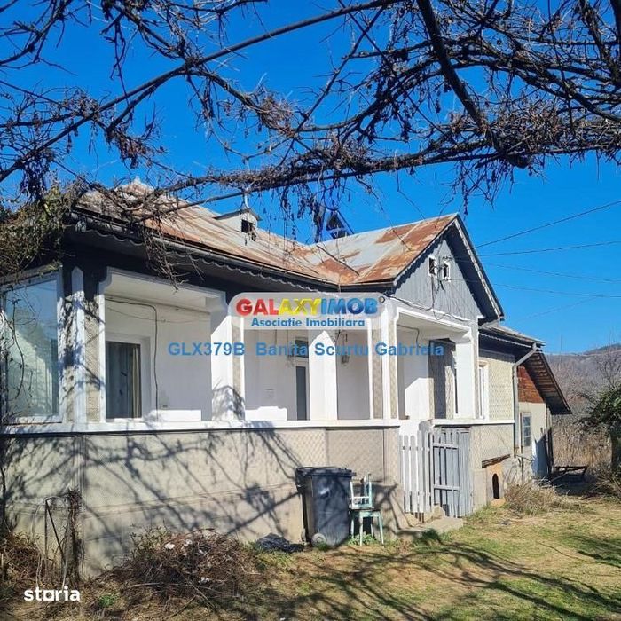 Vanzare casa cu teren de 1200 mp in zona Izvoarele, jud  Prahova