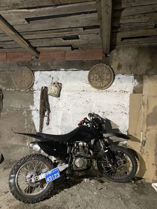 Продаю эндуро 250кубов