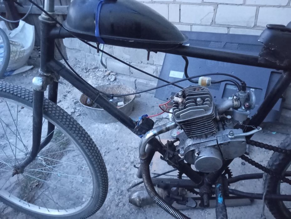 (дырчик)Мотор  f50 с рамой