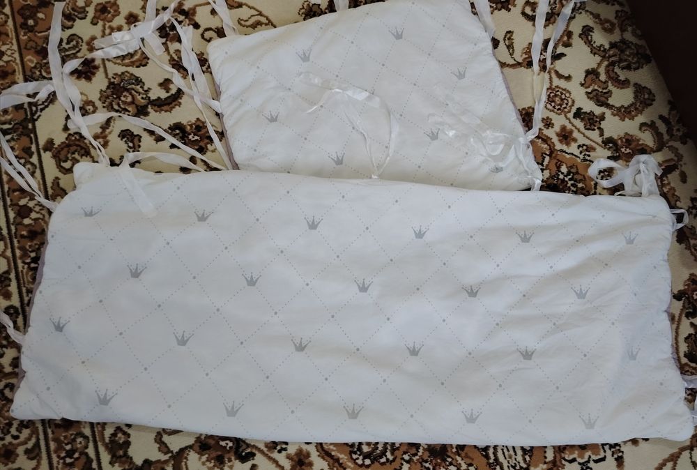 Продам бортики на детскую кроватку