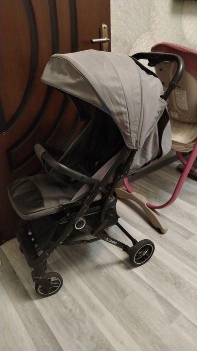 Продам детскую коляску лёгкую