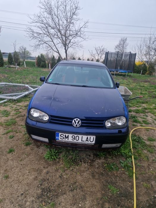 Golf 4 vând comlect sau desmenbrez